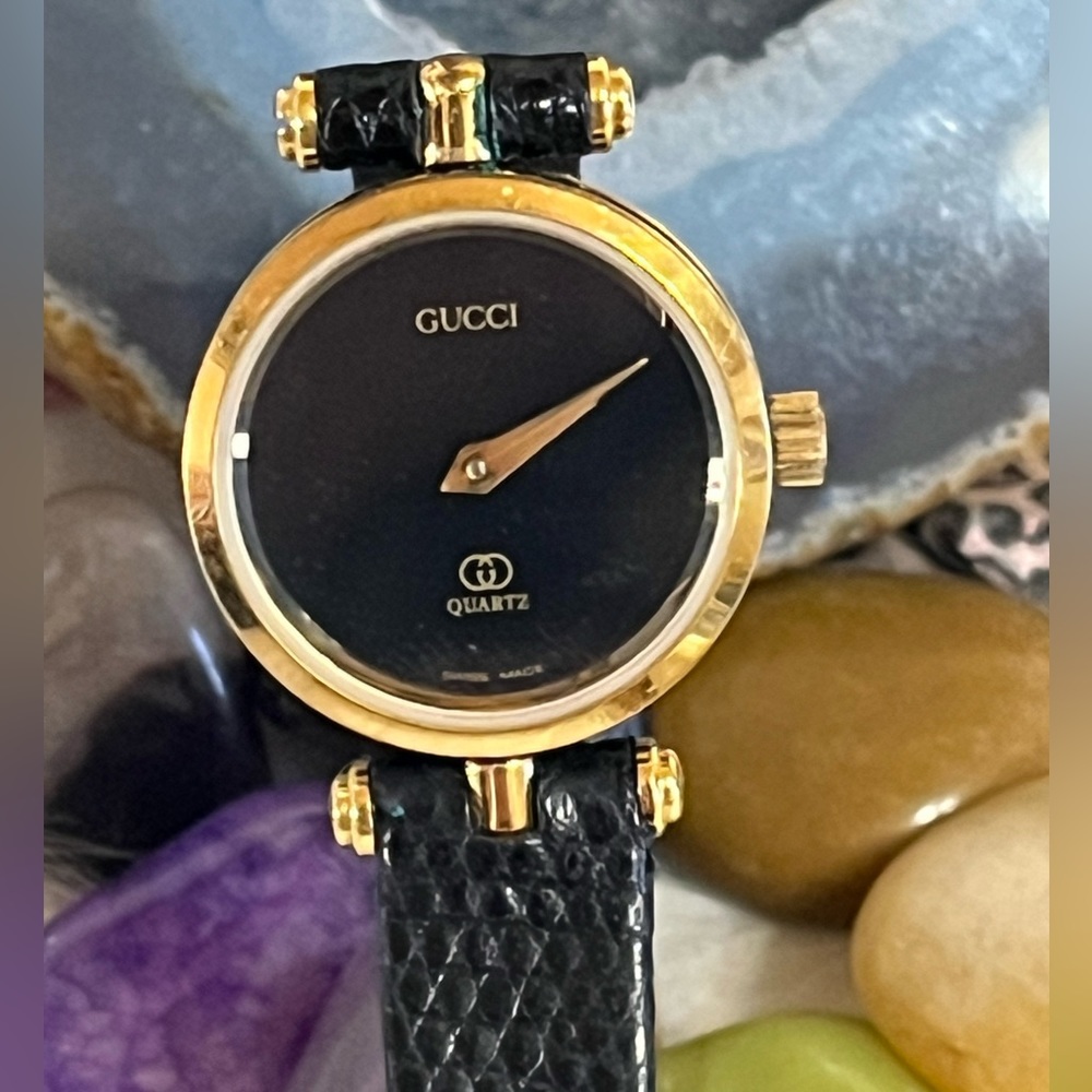 Vintage Gucci Ladies Watch NEEDS BATTERY